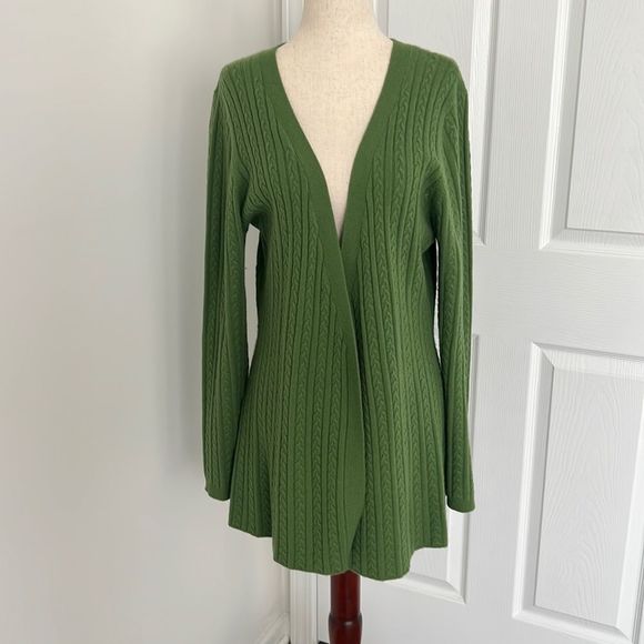 Gene Meyer 100% cashmere cardigan with belt green grass sz  large - Picture 2 of 10